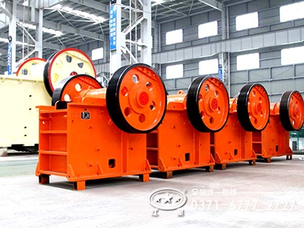 石灰石破碎機(jī)價(jià)格創(chuàng)臨界點(diǎn)，回饋顧客還是低價(jià)戰(zhàn)