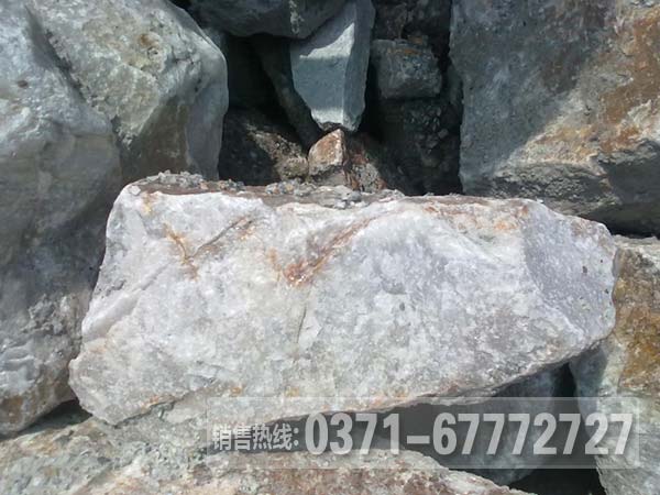 石英石制砂生產(chǎn)線組建方法、所需設(shè)備、工藝流程介紹