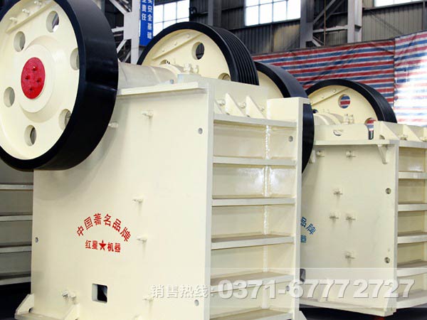 液壓保護(hù)顎式破碎機的配件介紹