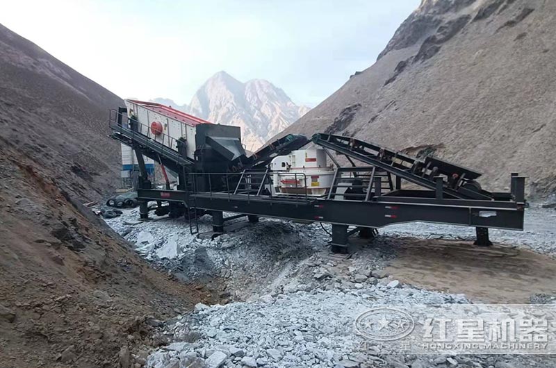 山西客戶移動(dòng)制砂機(jī)工作現(xiàn)場(chǎng)
