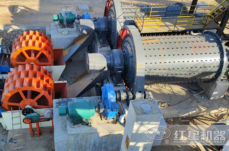 山東客戶(hù)球磨機(jī)工作現(xiàn)場(chǎng)圖片