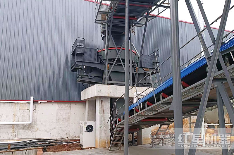 河北客戶石頭制砂機(jī)工作現(xiàn)場