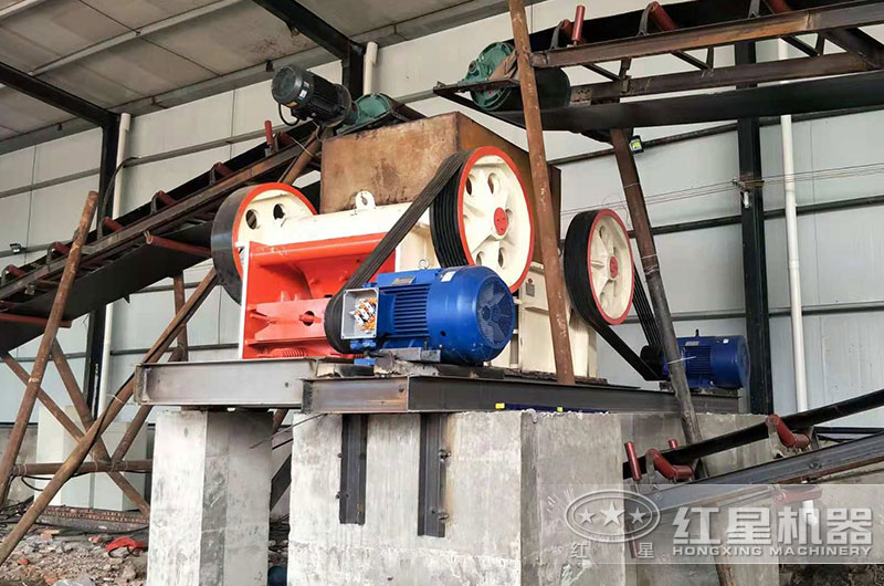 細(xì)鄂破機(jī)工作現(xiàn)場(chǎng)圖片