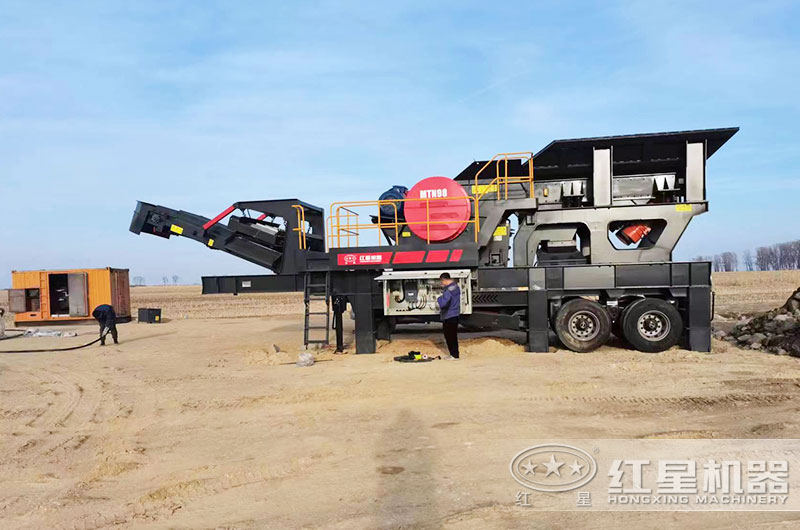 移動(dòng)破碎機(jī)時(shí)產(chǎn)300噸有哪些？多少錢一臺(tái)？