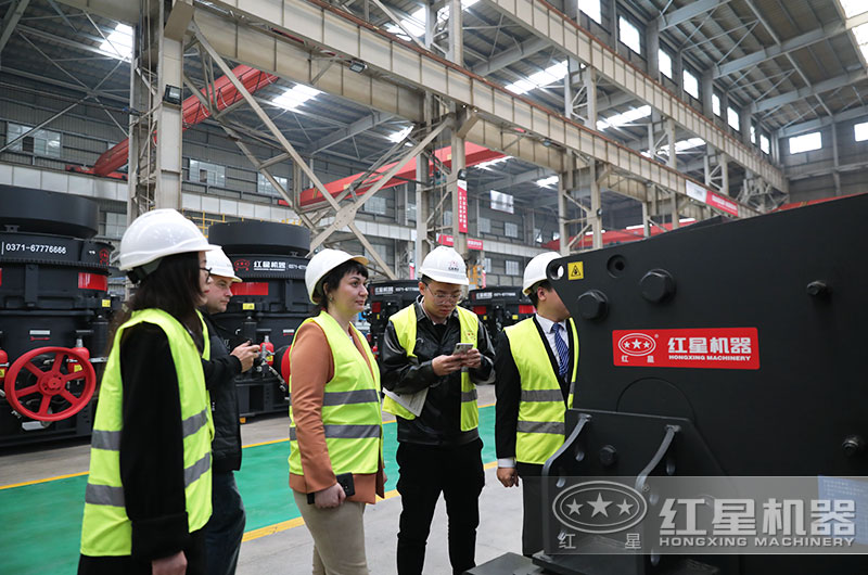 客戶到廠參觀考察設(shè)備