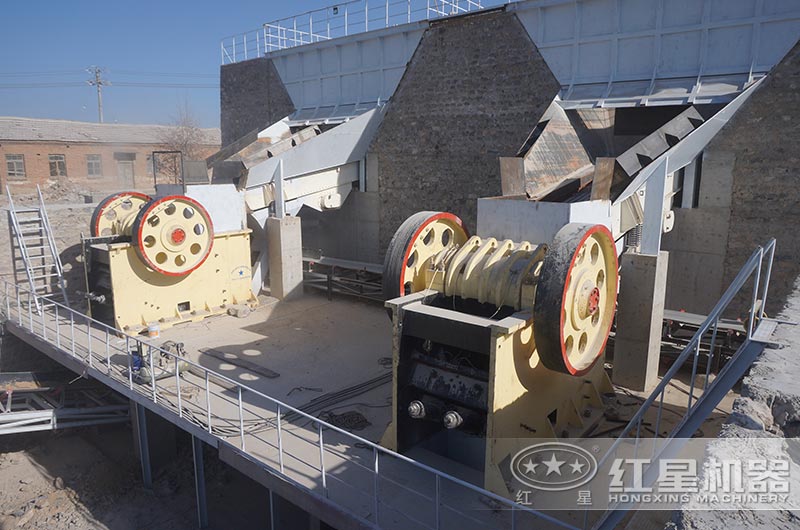 大型破石機時產(chǎn)量多少噸？多少錢？