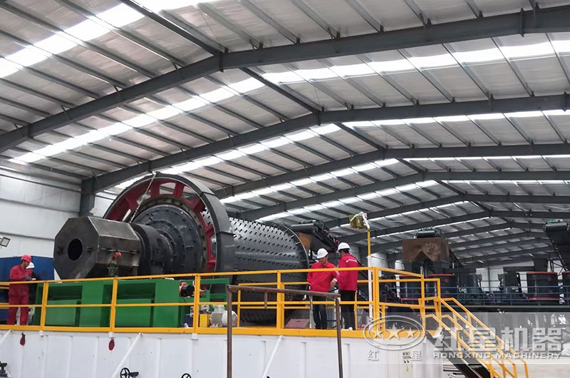 河北客戶球磨機工作現場圖片