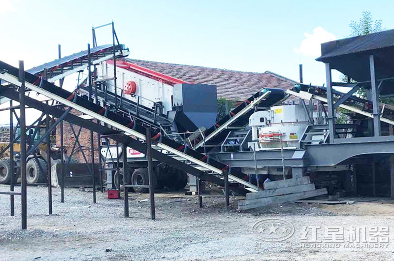 河南客戶移動(dòng)式制砂機(jī)工作現(xiàn)場(chǎng)圖片