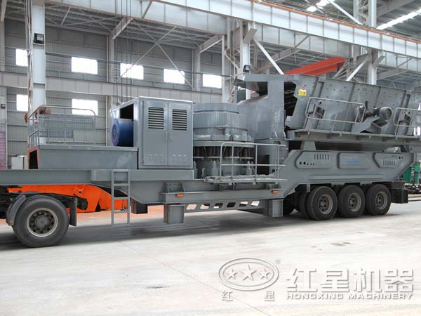 移動(dòng)破碎站廠家生產(chǎn)車(chē)間