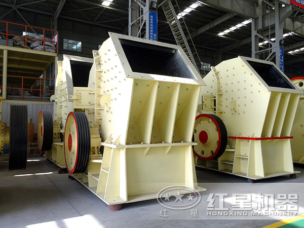 不同型號的重錘式破碎機(jī)