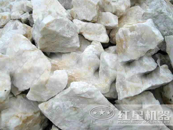 時產(chǎn)800噸的硅石破碎生產(chǎn)線需要哪些設備？需要投資多少錢？