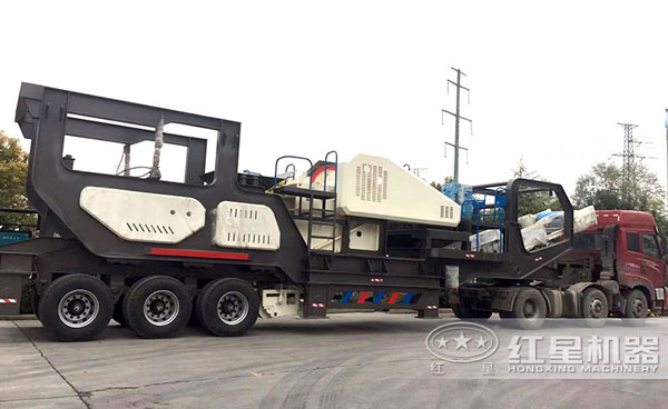 輪式流動(dòng)砂石破碎車(chē)，高產(chǎn)、快捷，時(shí)產(chǎn)百?lài)嵑翢o(wú)壓力