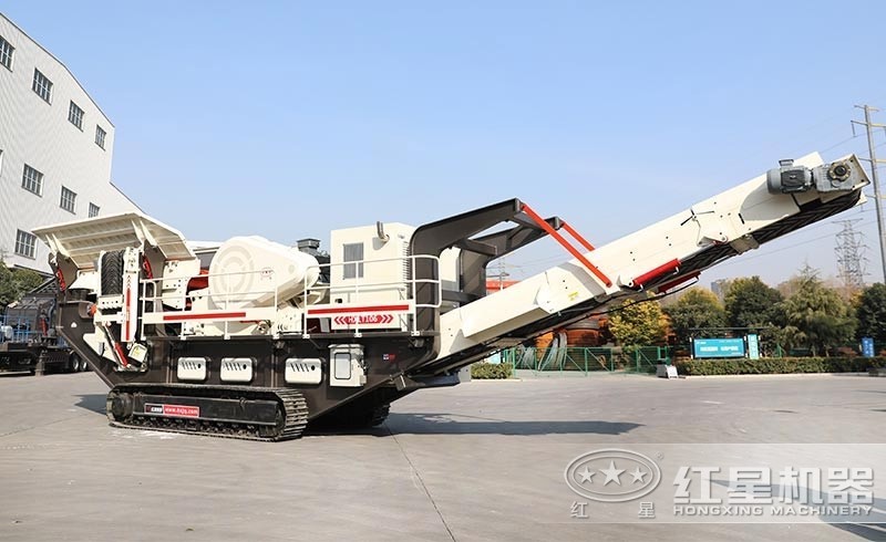 這部移動(dòng)履帶一體式破碎機(jī)，節(jié)能環(huán)保，產(chǎn)量高，用戶表示很滿意