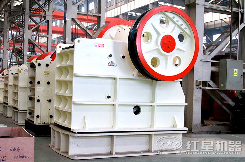 每小時100噸破碎機(jī)價格優(yōu)惠，現(xiàn)貨供應(yīng)