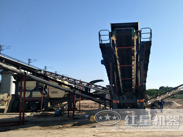 購(gòu)買一套大型移動(dòng)破碎石料設(shè)備需要多少錢？