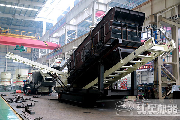 紅星移動鄂式磕石機(jī)生產(chǎn)車間