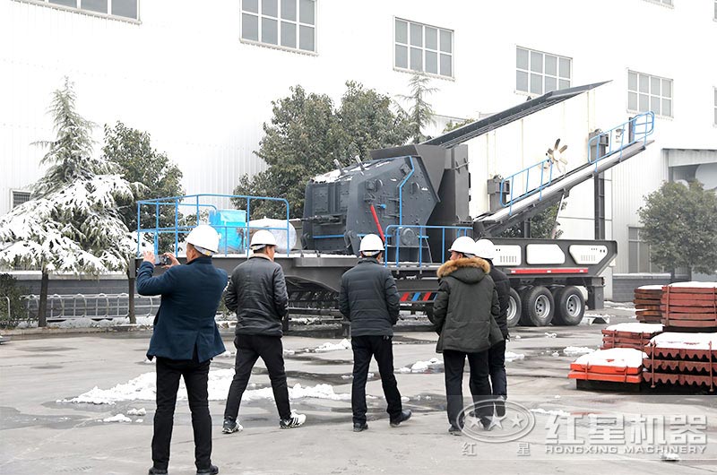 客戶來廠參觀設(shè)備