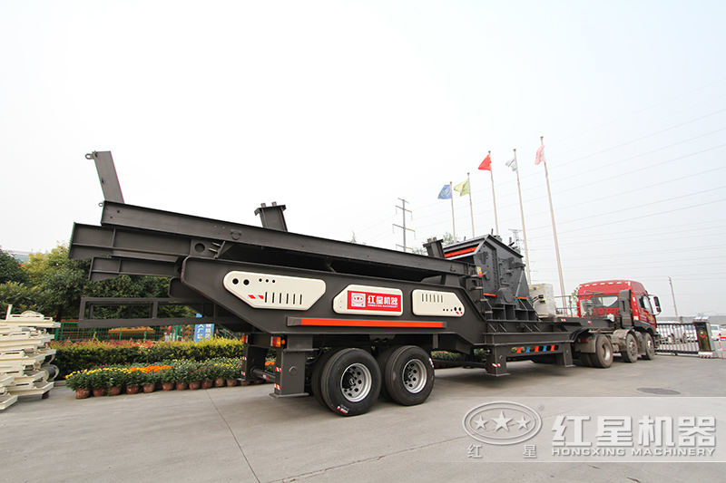 掛上車頭就能跑的流動打石頭機(jī)