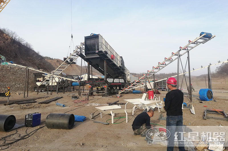 移動(dòng)磕石子機(jī)安裝現(xiàn)場(chǎng)