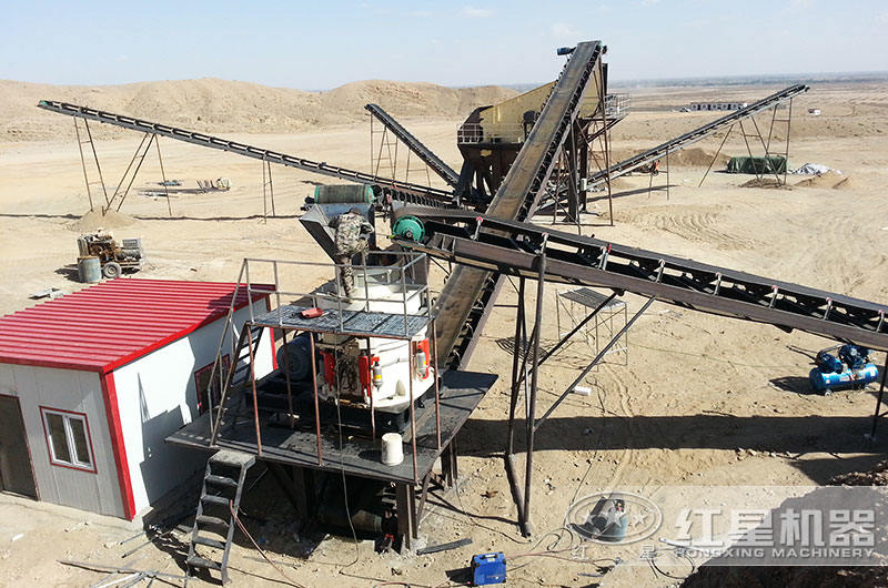 花崗巖破碎生產(chǎn)線(xiàn)安裝現(xiàn)場(chǎng)