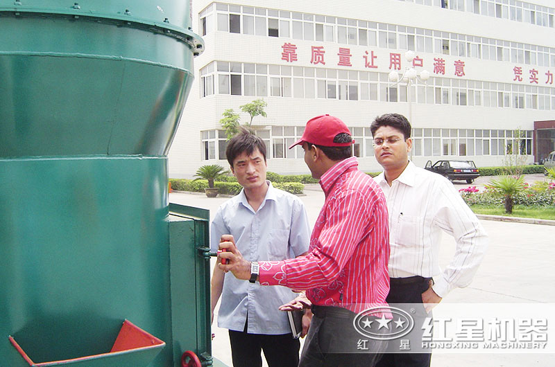 每天10噸的打石粉機器哪兒有？環(huán)保嗎？