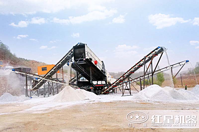 移動(dòng)式制砂機(jī)投產(chǎn)現(xiàn)場