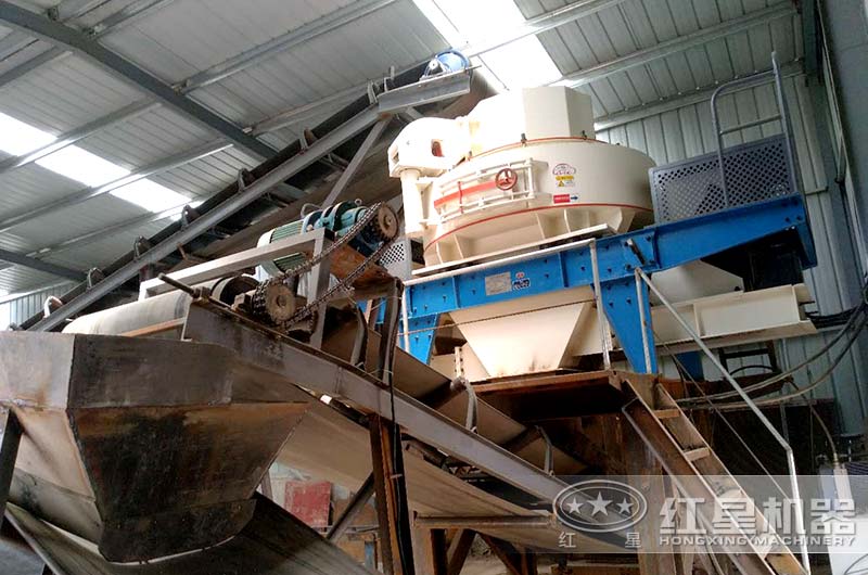 河石碎沙機(jī)多少錢？生產(chǎn)出來的人工沙與河沙有什么區(qū)別？