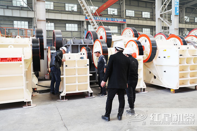 小型碎石機(jī)哪里有賣？來這里不僅選擇多且價(jià)格還優(yōu)惠