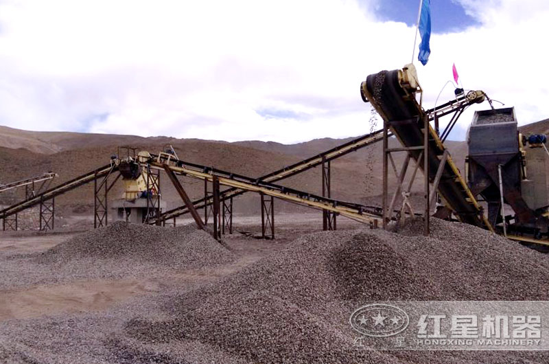 10萬的破碎石頭機生產(chǎn)現(xiàn)場