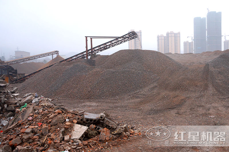 建筑垃圾變廢為磚設(shè)備多少錢，建筑垃圾做的磚多少錢一塊？