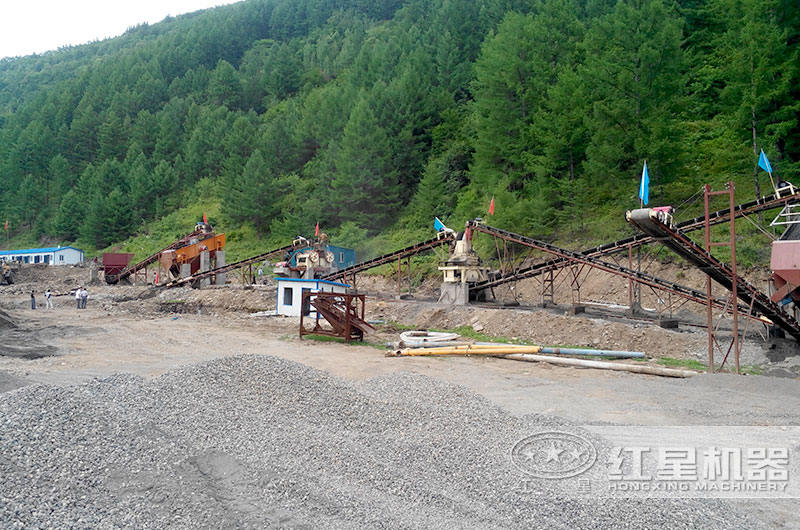 日產(chǎn)200噸的制沙機(jī)多少錢一臺(tái)？有沒有移動(dòng)的？