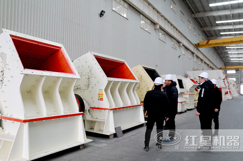 破碎鋼渣用哪種破碎機(jī)好？產(chǎn)量是多少？