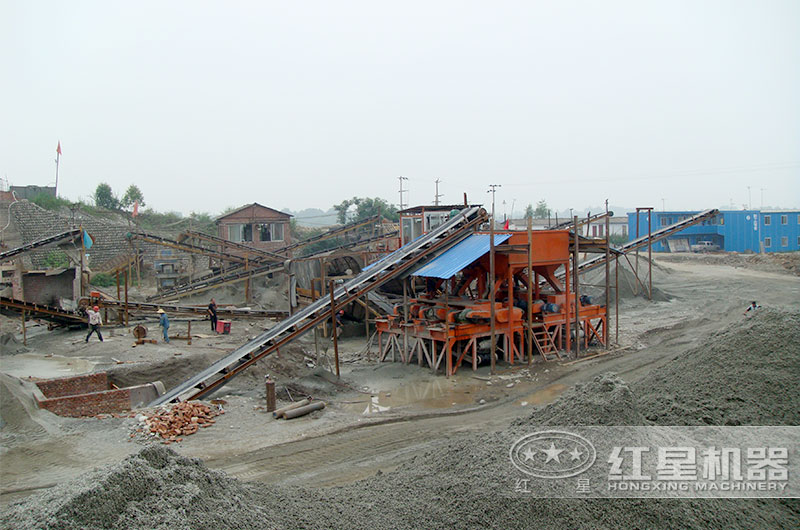 客戶(hù)對(duì)輥破破碎工作現(xiàn)場(chǎng)