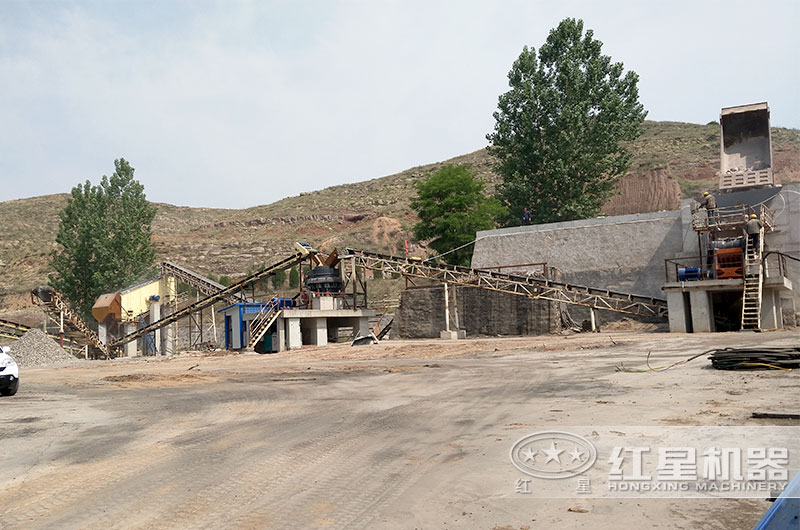 破碎玄武巖用什么機(jī)器好？整條生產(chǎn)線還需要哪些設(shè)備？