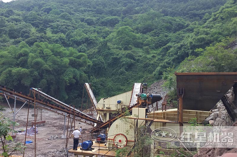 1615型重錘式破碎機生產(chǎn)能力如何，報價是多少