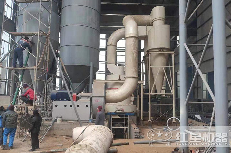 打膩?zhàn)?00目用什么磨粉機(jī)器？膩?zhàn)拥倪x擇原則是什么？