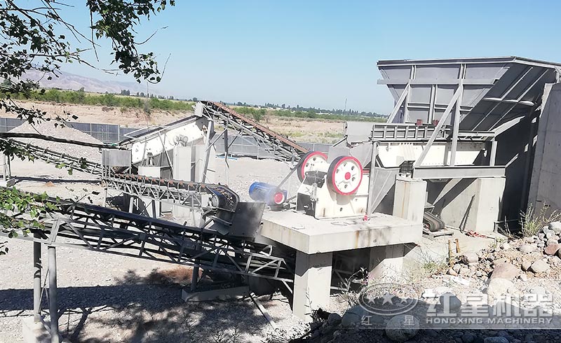 礦山鄂式破碎機(jī)價(jià)格一臺(tái)是多少錢？詳看紅星破碎機(jī)2021新報(bào)價(jià)