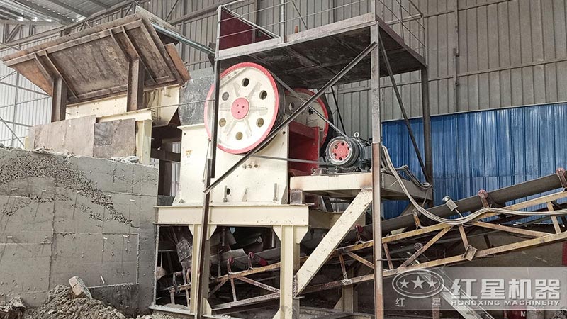 250*400顎破機(jī)現(xiàn)場(chǎng)